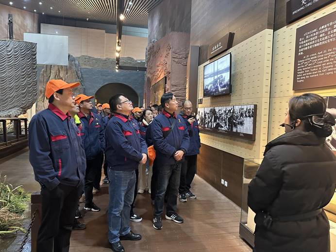 公司党委开展主题党日活动