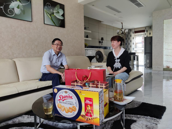 公司党委开展走访慰问