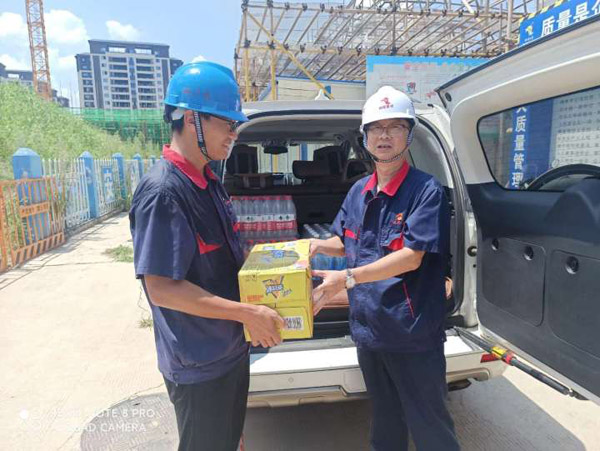 公司党委书记到池州映湖园项目指导工作 公司党委书记到池州映湖园项目指导工作