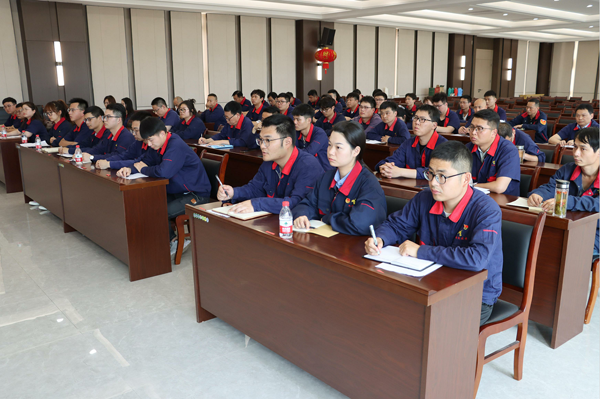 威廉希尔召开“五四”表彰会