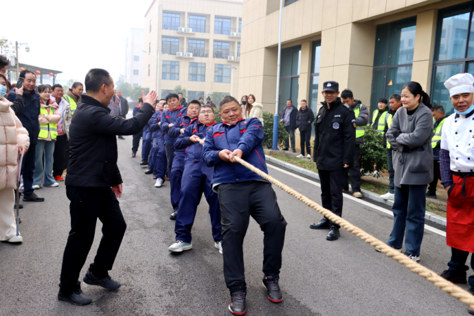 公司承办“铜冠杯”职工拔河比赛